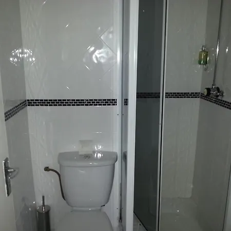 Tom Crean Base Camp - Food Drink Bed 3* Кенмар