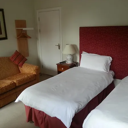 Tom Crean Base Camp - Food Drink Bed Гостевой дом