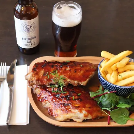 بيت ضيافة Tom Crean Base Camp - Food Drink Bed 3*