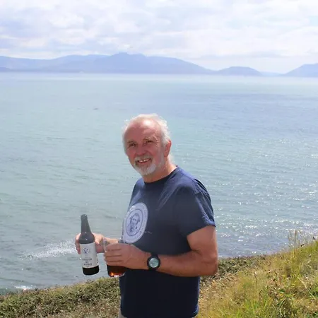 Tom Crean Base Camp - Food Drink Bed 3* Кенмар