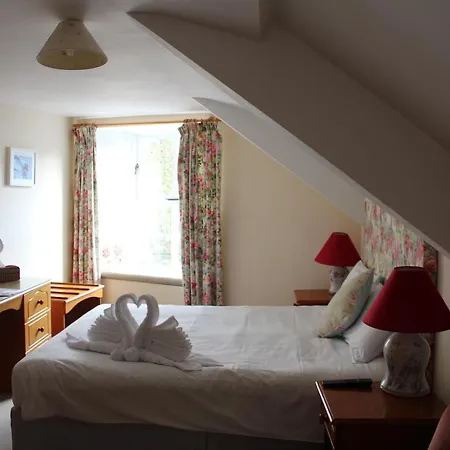 Tom Crean Base Camp - Food Drink Bed 3* كينمير