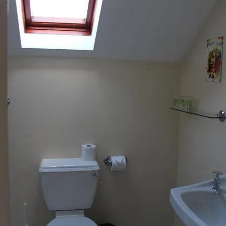 Tom Crean Base Camp - Food Drink Bed 3*