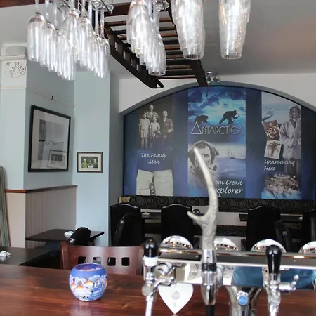 بيت ضيافة Tom Crean Base Camp - Food Drink Bed