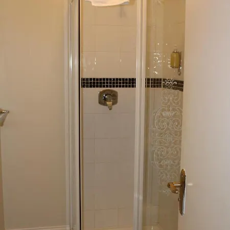 بيت ضيافة Tom Crean Base Camp - Food Drink Bed