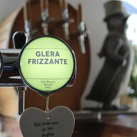 Tom Crean Base Camp - Food Drink Bed 3* Kenmare