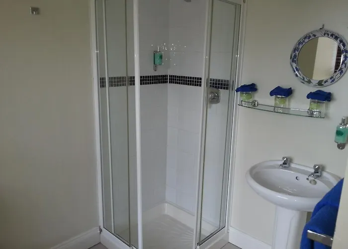 Tom Crean Base Camp - Food Drink Bed 켄마어