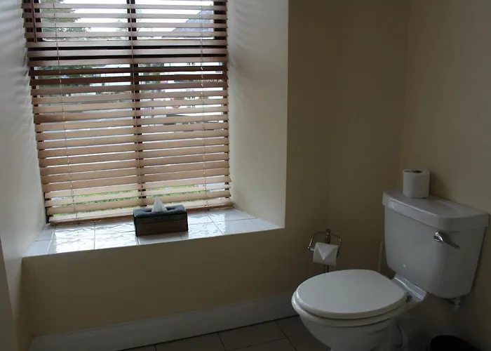 Tom Crean Base Camp - Food Drink Bed 3*