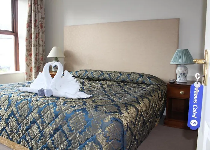 Tom Crean Base Camp - Food Drink Bed 3*