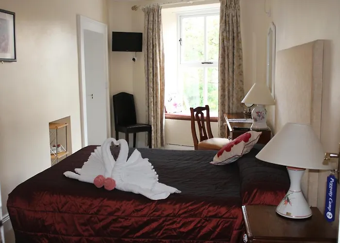 Tom Crean Base Camp - Food Drink Bed 3* 켄마어