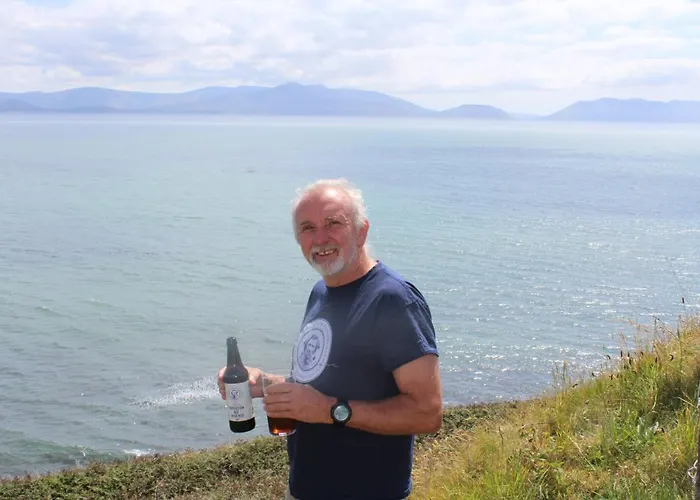 Tom Crean Base Camp - Food Drink Bed 3* 켄마어