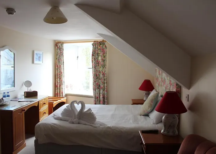 Tom Crean Base Camp - Food Drink Bed 3* 켄마어