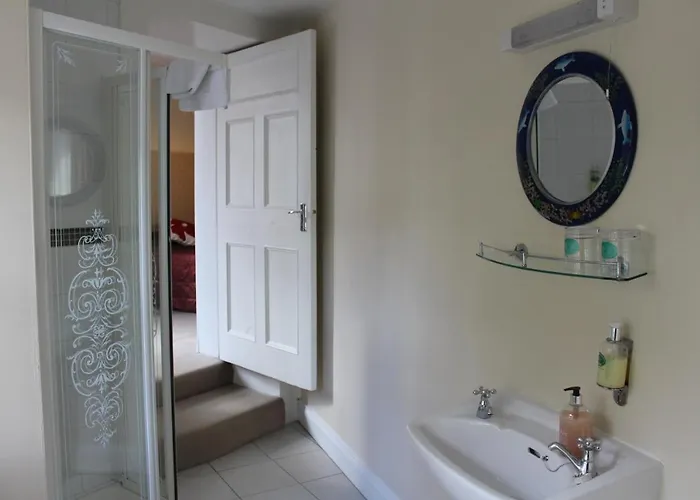 게스트하우스 Tom Crean Base Camp - Food Drink Bed 켄마어