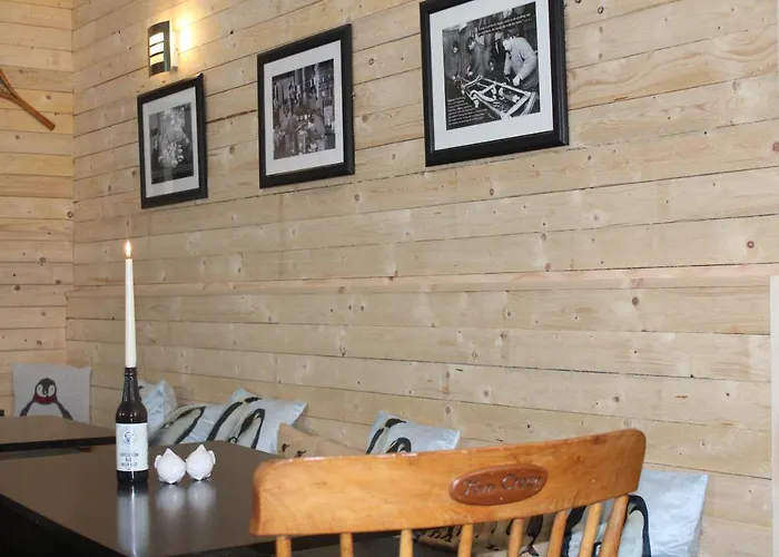 게스트하우스 Tom Crean Base Camp - Food Drink Bed 켄마어